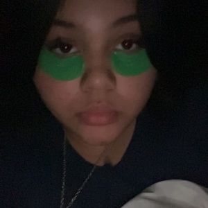 Meet your Posher, Eraxy